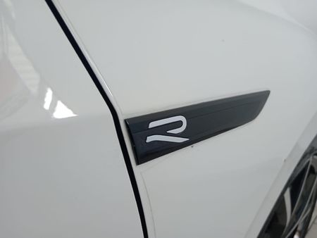 2024-Volkswagen-Golf-8-20-TSI-R-DSG_29