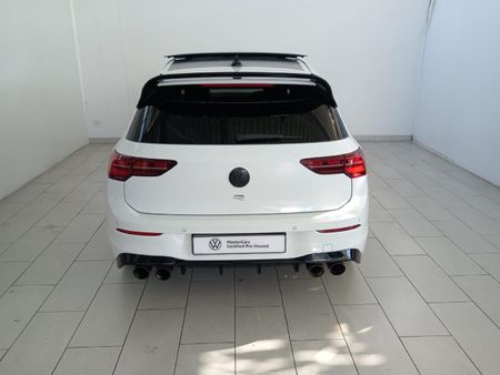 2024-Volkswagen-Golf-8-20-TSI-R-DSG_4
