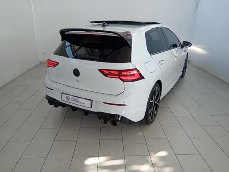 2024-Volkswagen-Golf-8-20-TSI-R-DSG_5