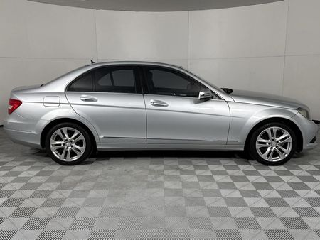 2013-Mercedes-Benz-C-Class-C-180-BE-Avantgarde-Auto_17