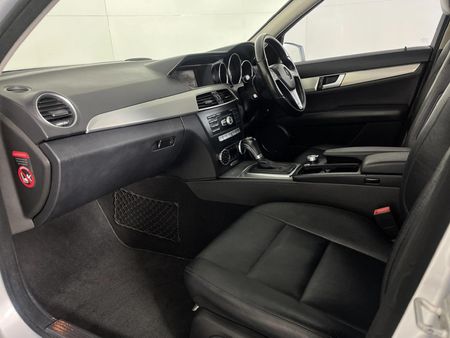 2013-Mercedes-Benz-C-Class-C-180-BE-Avantgarde-Auto_8