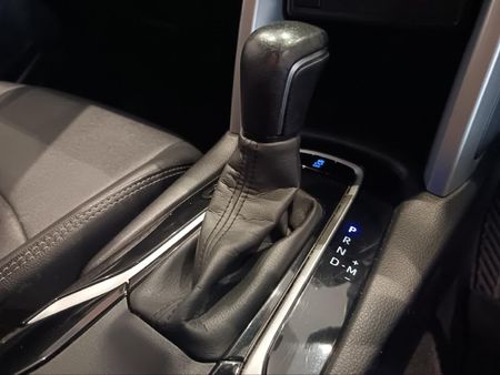 2023-Toyota-Corolla-Cross-18-XS_16