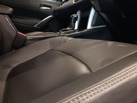 2023-Toyota-Corolla-Cross-18-XS_23