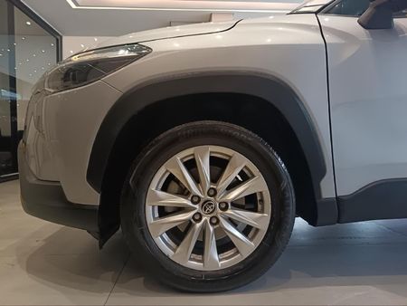 2023-Toyota-Corolla-Cross-18-XS_6