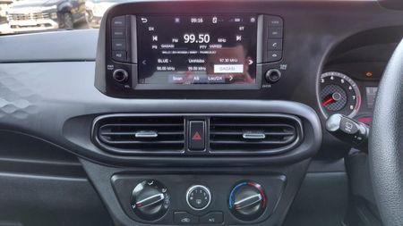 2024-Hyundai-Grand-i10-12-Motion-Auto_9