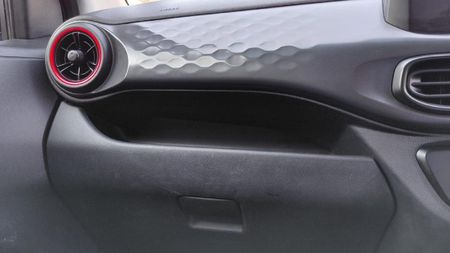 2021-Hyundai-Grand-i10-10-Motion_9