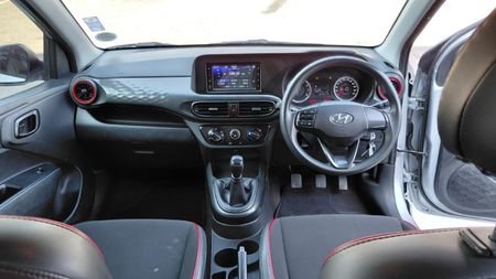 2021-Hyundai-Grand-i10-10-Motion_17
