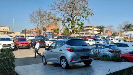 2021-Hyundai-Grand-i10-10-Motion_23