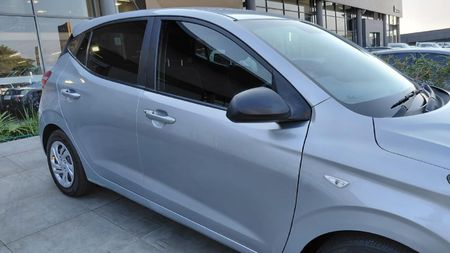 2021-Hyundai-Grand-i10-10-Motion_3