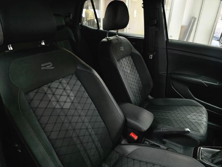 2025-Volkswagen-T-Cross-10-TSI-R-Line-Auto_7