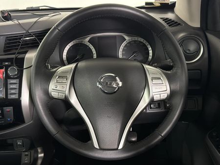 2019-Nissan-Navara-23D-LE-Double-Cab_11