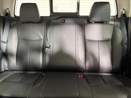 2019-Nissan-Navara-23D-LE-Double-Cab_3