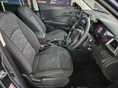 2026-Mahindra-XUV-3XO-12T-MX2_8