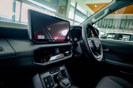 2026-Toyota-Hilux-28-GD-6-Raider-4x4-Auto-Double-Cab_9