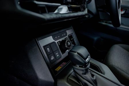 2026-Toyota-Hilux-28-GD-6-Raider-4x4-Auto-Double-Cab_6
