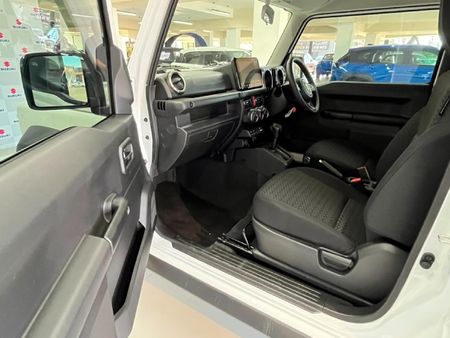 2026-Suzuki-Jimny-15-GLX-Auto_10