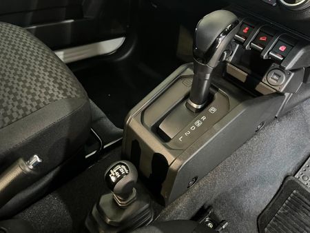 2026-Suzuki-Jimny-15-GLX-Auto_12