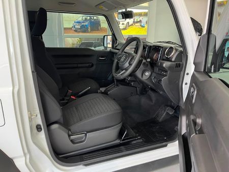2026-Suzuki-Jimny-15-GLX-Auto_8
