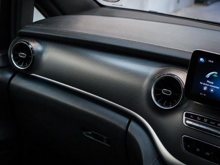 2022-Mercedes-Benz-V-Class-V-300d-Avantgarde-AMG-Line_17