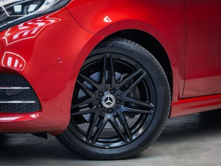 2022-Mercedes-Benz-V-Class-V-300d-Avantgarde-AMG-Line_4