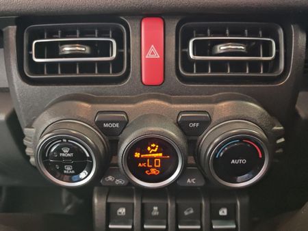 2022-Suzuki-Jimny-15-GLX-Auto_11