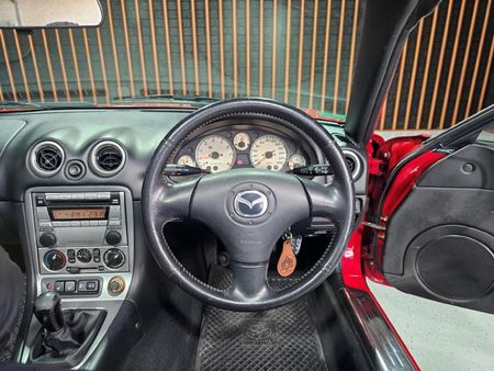 2004-Mazda-MX-5-18i_9