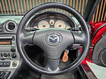 2004-Mazda-MX-5-18i_10