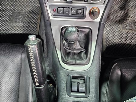 2004-Mazda-MX-5-18i_13
