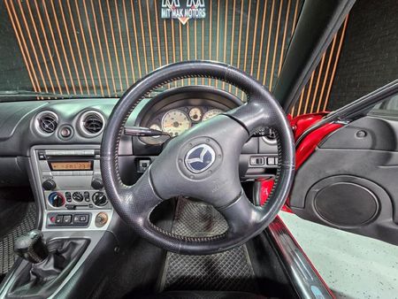 2004-Mazda-MX-5-18i_15