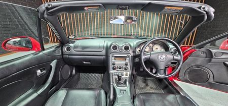 2004-Mazda-MX-5-18i_16
