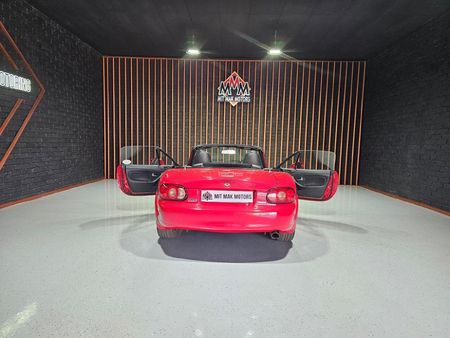 2004-Mazda-MX-5-18i_18