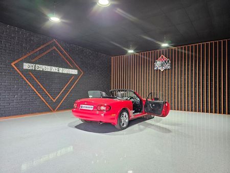 2004-Mazda-MX-5-18i_19