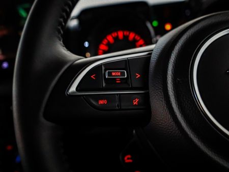 2026-Suzuki-Jimny-15-GLX_11