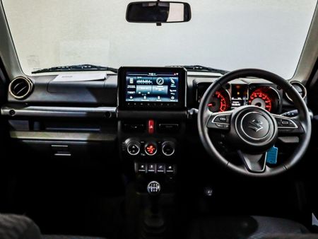 2026-Suzuki-Jimny-15-GLX_13
