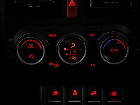 2026-Suzuki-Jimny-15-GLX_16