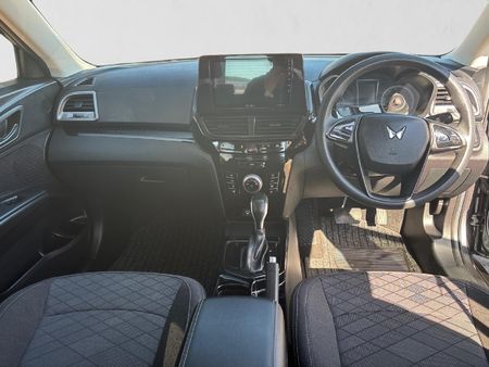 2025-Mahindra-XUV-3XO-12T-MX2-Auto_17