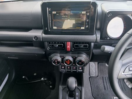 2025-Suzuki-Jimny-15-GLX-Auto_12