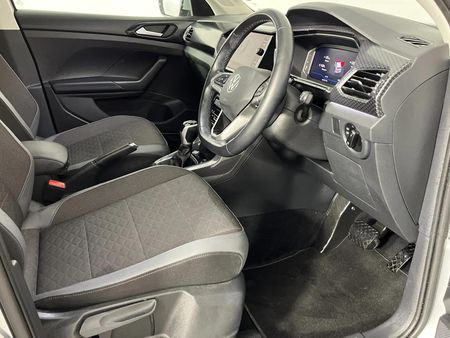 2024-Volkswagen-T-Cross-15-TSI-R-Line-Auto_5