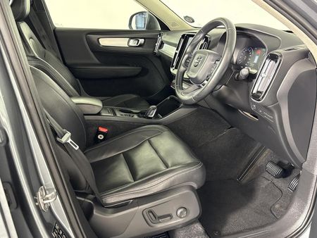 2018-Volvo-XC40-D4-Momentum-AWD_9