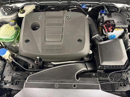 2018-Volvo-XC40-D4-Momentum-AWD_12