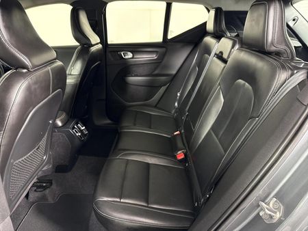 2018-Volvo-XC40-D4-Momentum-AWD_3