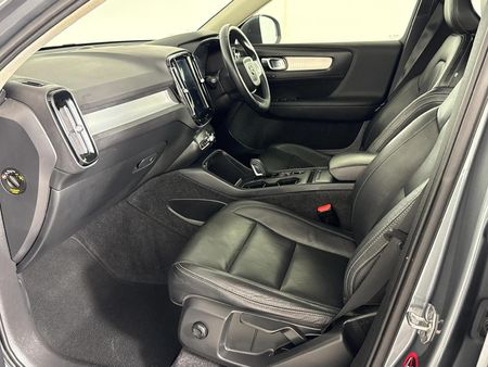 2018-Volvo-XC40-D4-Momentum-AWD_8