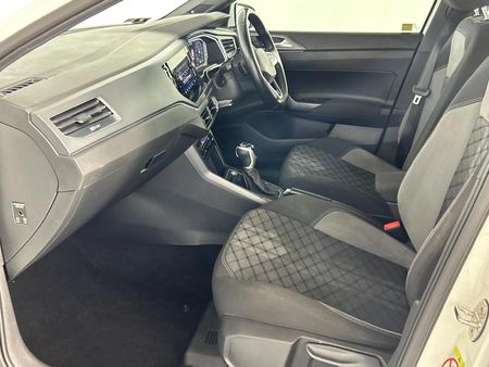 2022-Volkswagen-Polo-10-TSI-R-Line-Auto_9