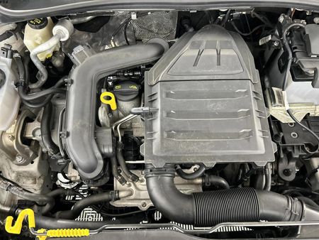 2022-Volkswagen-Polo-10-TSI-R-Line-Auto_14
