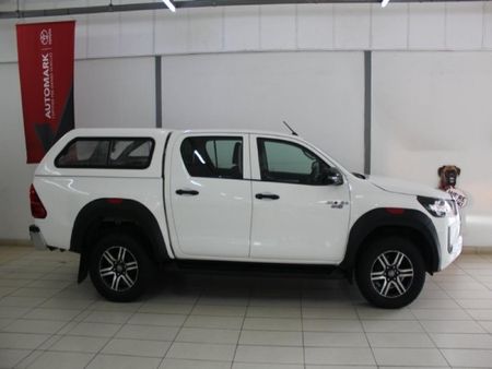 2024-Toyota-Hilux-24GD-6-4x4-Raider-X-Double-Cab_10