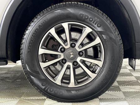 2024-Mahindra-Scorpio-N-22D-Auto-Z4_5