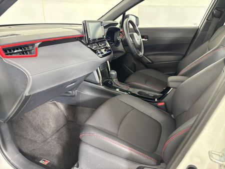 2023-Toyota-Corolla-Cross-18-GR-S_9