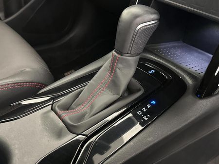 2023-Toyota-Corolla-Cross-18-GR-S_11
