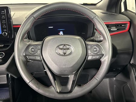 2023-Toyota-Corolla-Cross-18-GR-S_12