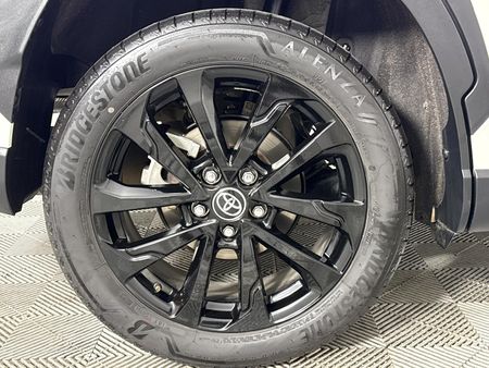 2023-Toyota-Corolla-Cross-18-GR-S_18